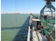 苏丹麦洛维大坝钢浮箱打捞现场